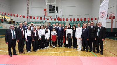 19 Mayıs Atatürk’ü Anma, Gençlik ve Spor Bayramı Derince’de düzenlenen