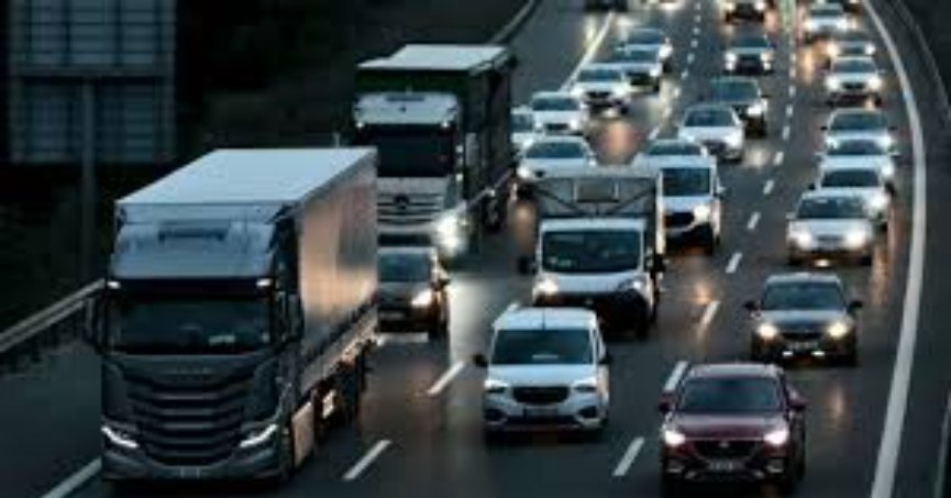 Kocaeli'de Kurban Bayramı trafik tedbirleri kapsamında İstanbul istikametine gidecek ağır