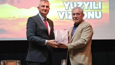 Gölcük Belediyesi tarafından “Türkiye Yüzyılı Vizyonu” kapsamında Kervansaray’da düzenlenen “Gölcük