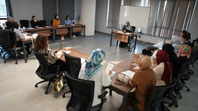 Başiskele Belediyesi Türkiye Yüzyılı Gençlik Merkezi’nde düzenlenen Bibliyoterapi Okumaları programının