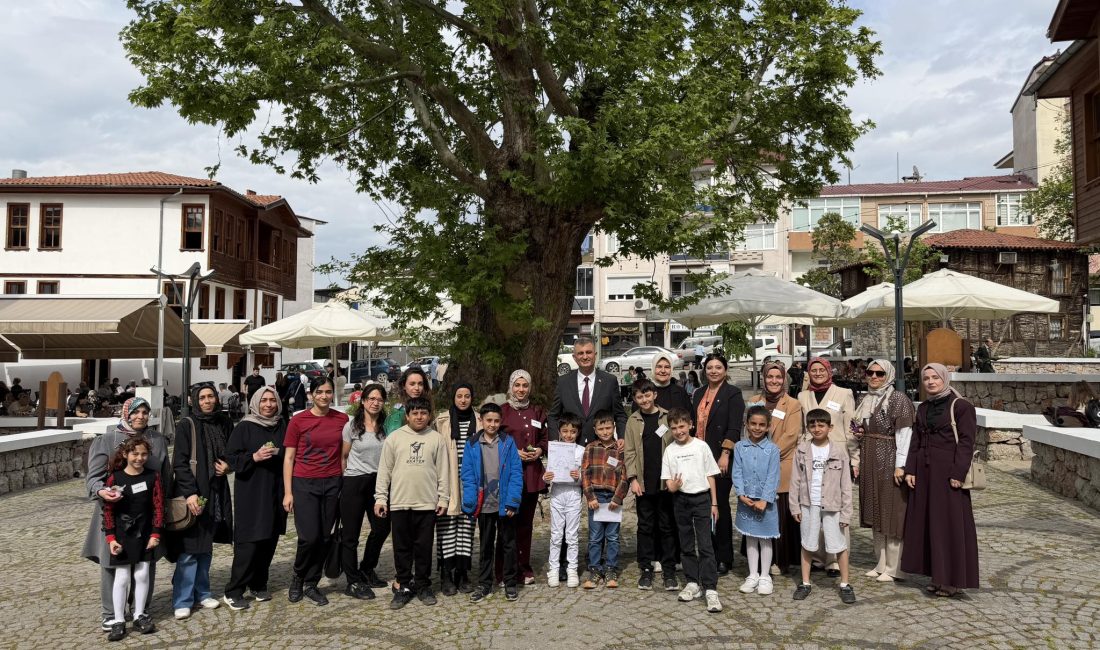 Gölcük Belediyesi tarafından Anneler Günü dolayısıyla düzenlenen “Felsefe Atölyesi” etkinliğinde