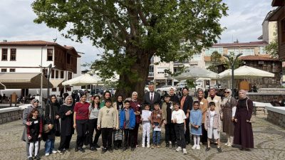 Gölcük Belediyesi tarafından Anneler Günü dolayısıyla düzenlenen “Felsefe Atölyesi” etkinliğinde