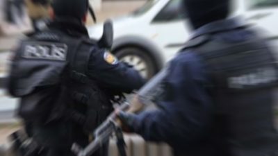 Kocaeli merkezli 23 ilde, internet üzerinden sahte araç kiralama ilanlarıyla