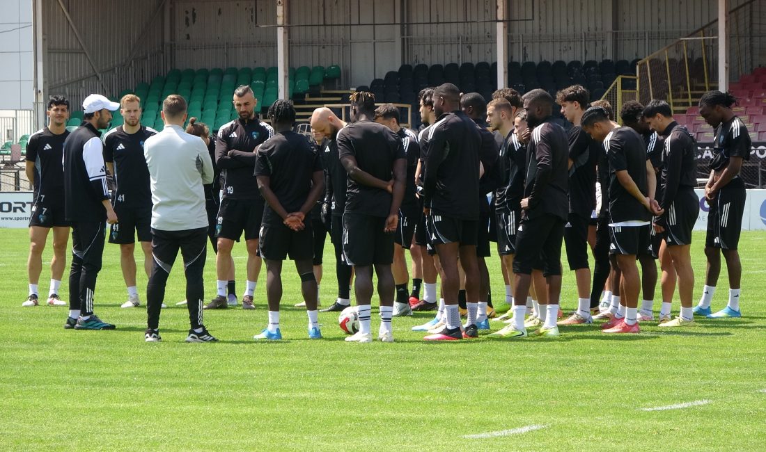 Trendyol Süper Lig'in 33. haftasında Fatih Karagümrük'ü konuk edecek Kocaelispor'da