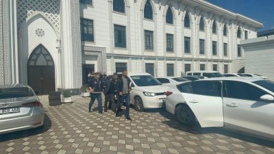 Kocaeli'nin Darıca ilçesinde bir evden 25 bin lira değerinde dizüstü