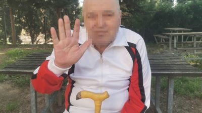 Kocaeli'de icra yoluyla kaybettiği dairesinde yaşayan 60 yaşındaki S.K., bir