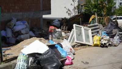 Kocaeli'de emekli vatandaşın yeni yaptırdığı evinin bahçesinde satmak için biriktirdiği