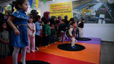 Çayırova'da bu yıl 2'ncisi düzenlenen bilim şenliği, 7'den 70'e her