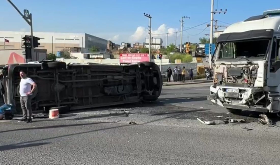 Kocaeli'nin Çayırova ilçesinde işçi servisi ile tırın çarpışması sonucu meydana
