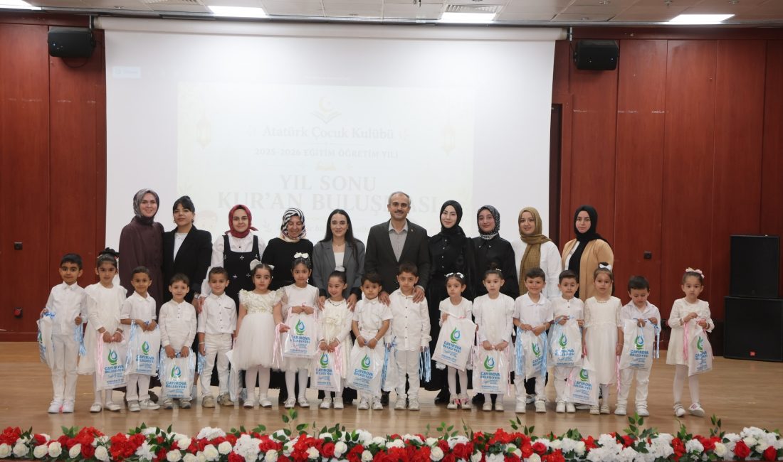 Çayırova'da faaliyet gösteren çocuk kulüplerinde eğitim gören minik öğrenciler için