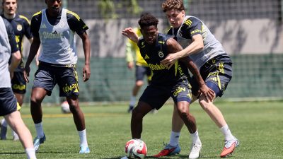 Fenerbahçe, yarın Eyüpspor ile oynayacağı sezonun son maçının hazırlıklarını öğle