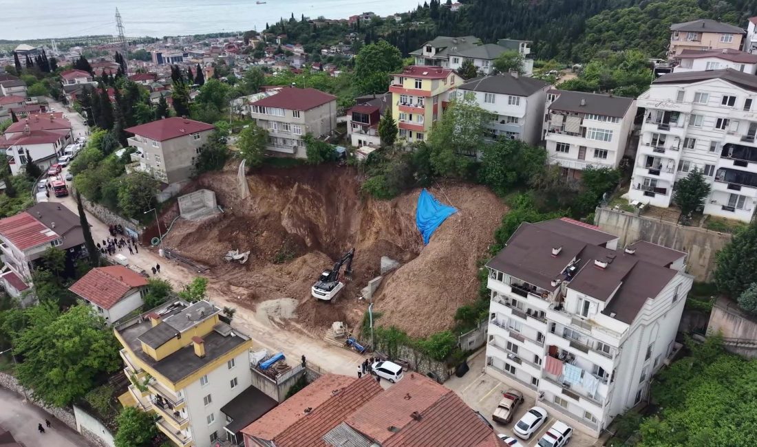 Kocaeli'nin İzmit ilçesinde bir inşaatın temel kazısı sırasında meydana gelen