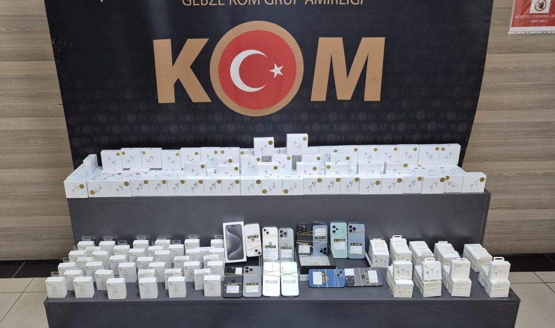 Kocaeli'nin Gebze ilçesinde bir iş yerine düzenlenen operasyonda sahte 75
