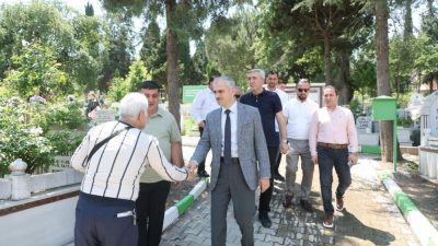 Çayırova Belediye Başkanı Bünyamin Çiftçi, Kurban Bayramı arifesinde yakınlarının kabirlerini