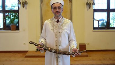 Kocaeli'nin İzmit ilçesinde fethin sembolü olarak 1332 yılında inşa edilen