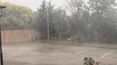 Kocaeli'de Kurban Bayramı tatilini fırsat bilen vatandaşlar İzmit Sahili'nde güneşli
