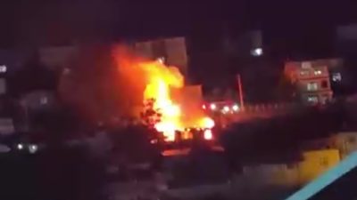 Kocaeli'nin Dilovası ilçesinde gecekonduda çıkan yangında mutfak tüpü bomba gibi