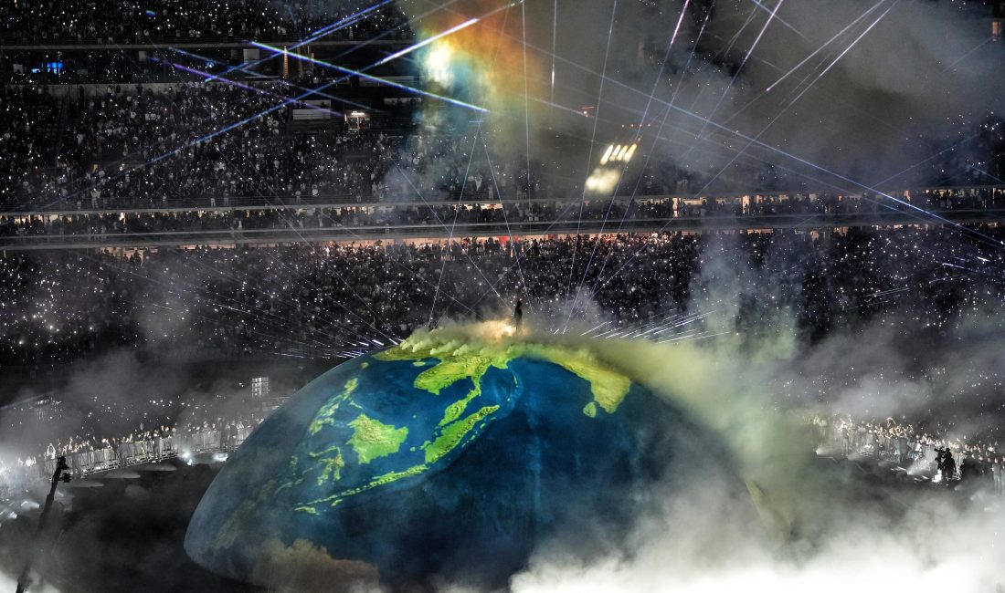 Kanye West'in merakla beklenen İstanbul konseri, Atatürk Olimpiyat Stadyumu'nda rekor
