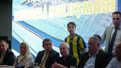 Fenerbahçe Kulübü Başkan Adayı Aziz Yıldırım, Kocaeli'de taraftarlarla bir araya