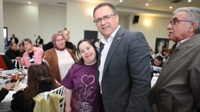 Dünya Engelliler Haftası Buluşması kapsamında Derince’de düzenlenen programda EYDEM ailesi
