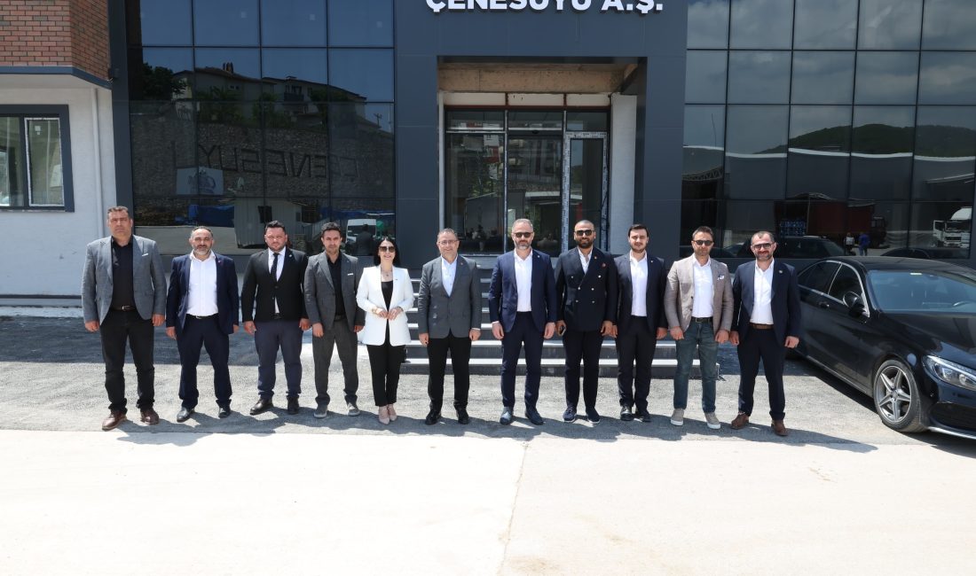 Derince Belediye Başkanı Av. Sertif Gökçe, ilçedeki siyasi partilerin ilçe
