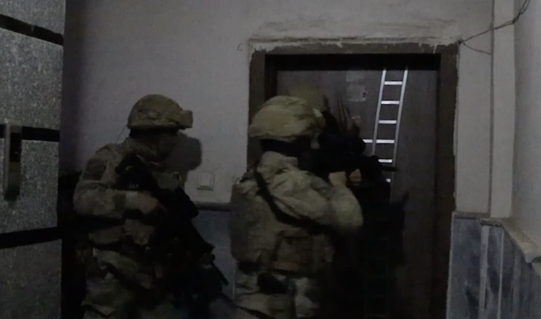Kocaeli’nin de aralarında bulunduğu 33 ilde FETÖ’ye yönelik jandarma operasyonlarında