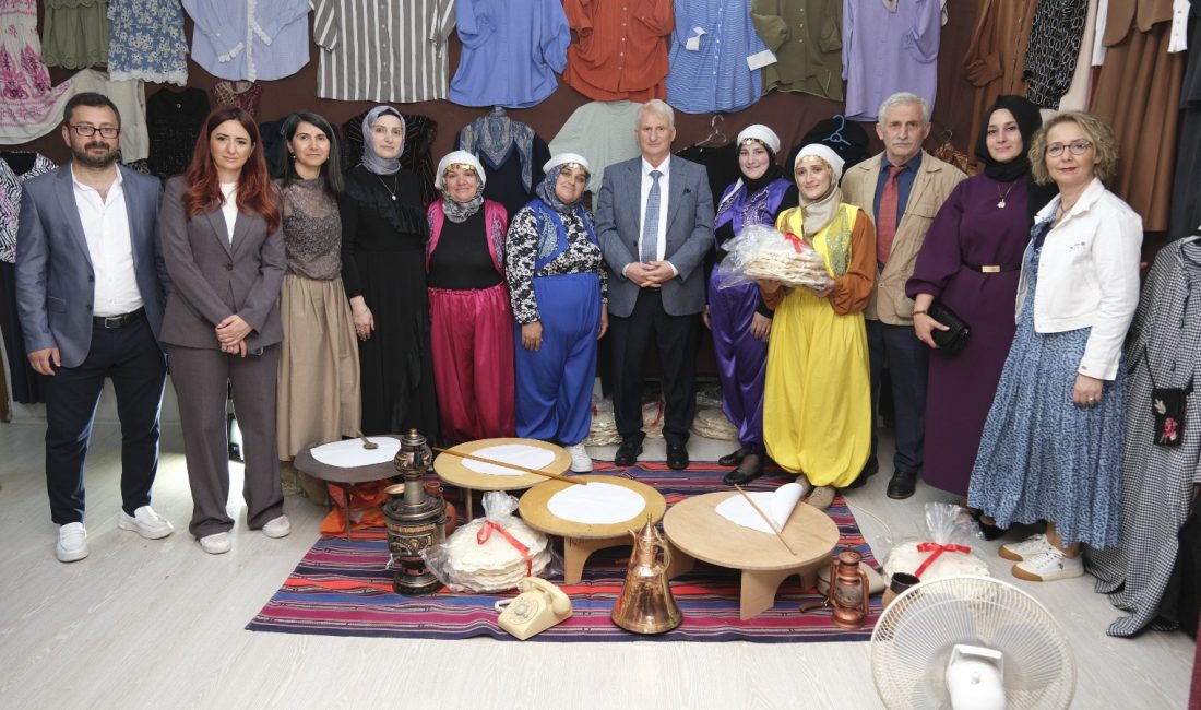 İzmit Belediyesi bünyesinde faaliyet gösteren Alikahya İZMEK Kurs Merkezi’nde eğitim