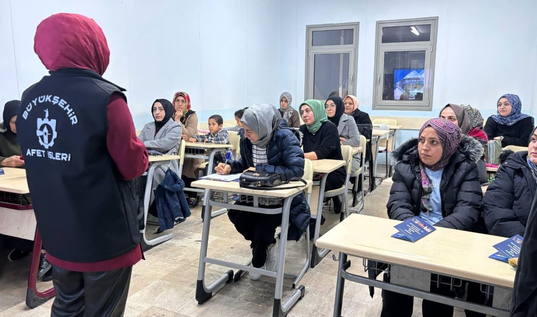 Kocaeli Büyükşehir Belediyesi tarafından yürütülen “Afete Dirençli Kadınlar Projesi”, düzenlenen
