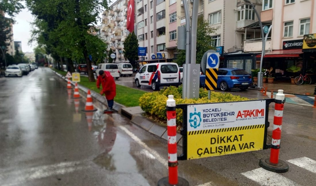 Kocaeli Büyükşehir Belediyesi, kent genelinde yürüttüğü bakım, onarım ve müdahale