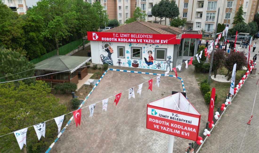İzmit Belediyesi tarafından hayata geçirilen Robotik Kodlama ve Yazılım Evi,