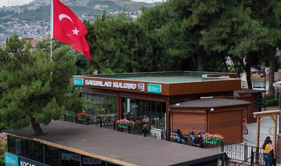 Kocaeli Büyükşehir Belediyesi bünyesinde hizmet veren Saygınlar Kulübü, farklı kuşakları