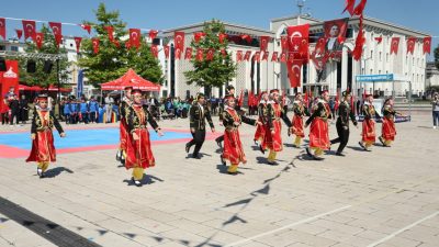 Kartepe Belediyesi, 19 Mayıs Atatürk’ü Anma, Gençlik ve Spor Bayramı’nı