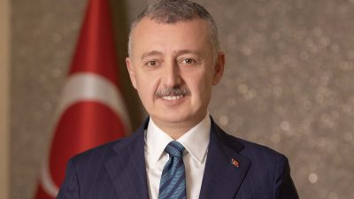 Kocaeli Büyükşehir Belediye Başkanı Tahir Büyükakın, Kurban Bayramı dolayısıyla bir