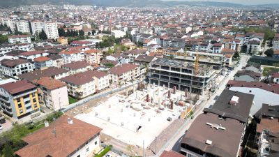 Kocaeli genelinde hayata geçirdiği tesislerle gençlik ve spora değer katan