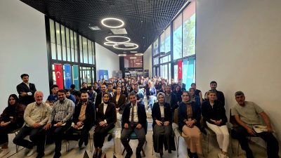 Kocaeli Büyükşehir Belediyesi’nin düzenlediği “Milli İrade Sohbetleri: Buyur Buradan Dinle