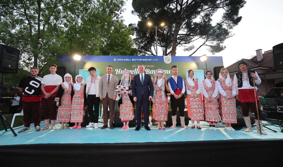 Kocaeli Büyükşehir Belediye Başkanı Tahir Büyükakın, Bal-Türk Derneği ile birlikte