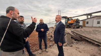 Mhp Dilovası ilçe Başkanı Yusuf Turhan ve beraberindeki ilçe yönetimi,