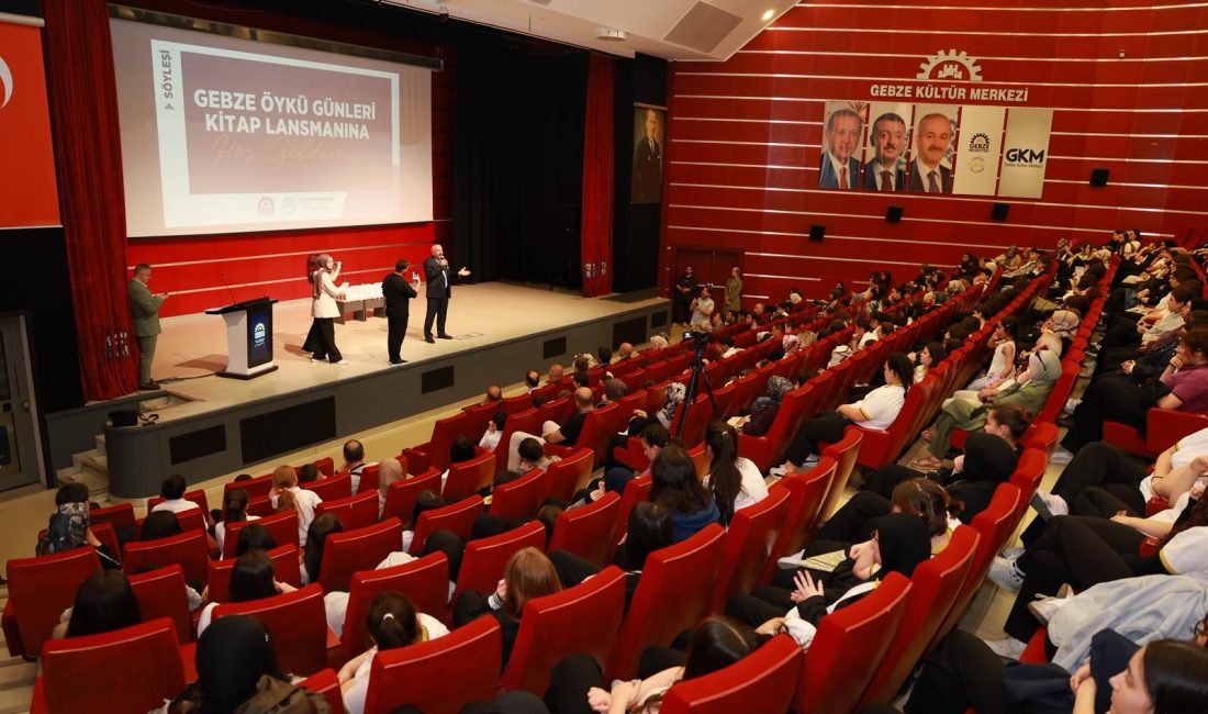 Bizim Yazarlar Kitap Tanıtım Günleri’nin üçüncüsü GKM Fuaye Alanı’nda başladı.