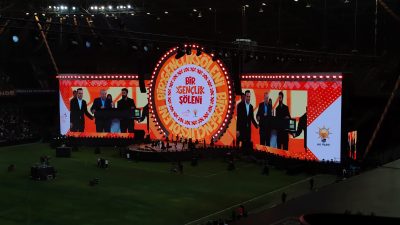 TRT’nin sevilen dizisi “Fetihler Sultanı”nda Fatih Sultan Mehmet’i canlandıran oyuncu