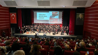 Gebze Belediyesi bünyesinde faaliyetlerini sürdüren GESMEK Türk Halk Müziği Korosu,