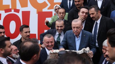 Cumhurbaşkanı Recep Tayyip Erdoğan, yapımı devam eden Kocaelispor Müzesi için