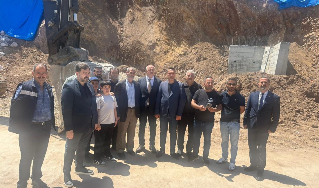 MHP İzmit İlçe Başkanı Mehmet İlker Kazan, bölgede yaşanan toprak