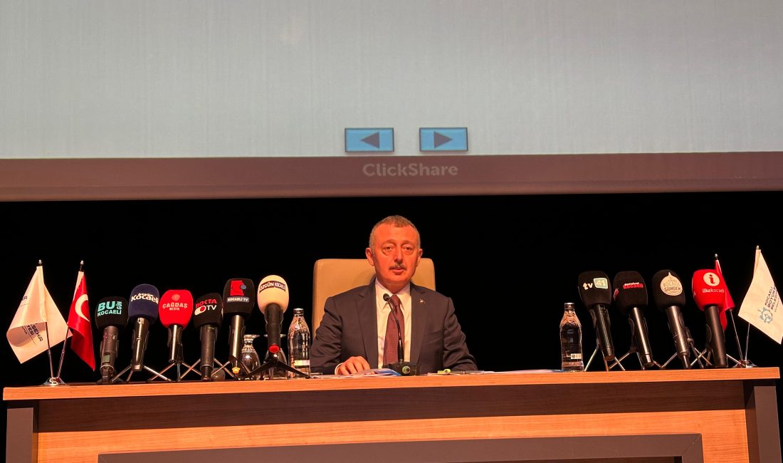 Kocaeli Büyükşehir Belediye Başkanı Tahir Büyükakın, CHP’li Erkan Uygun’un bütçe