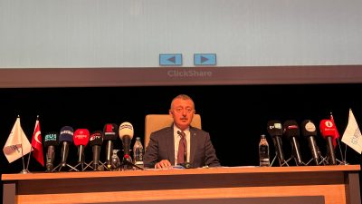 Kocaeli Büyükşehir Belediye Başkanı Tahir Büyükakın, CHP’li Erkan Uygun’un bütçe