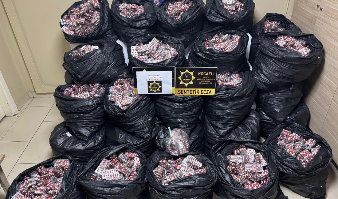 Kocaeli’nin Çayırova ilçesinde düzenlenen narkotik operasyonunda durdurulan araçta 300 bin