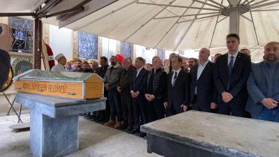 Geylani Yenigün, Fevziye Camii’nde kılınan cenaze namazının ardından, siyaset ve
