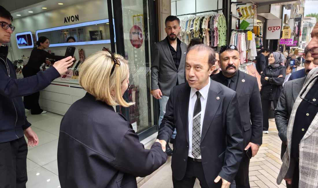 Fethiye Caddesi’nde sabaha karşı yaşanan saldırıda 11 iş yerinin camları