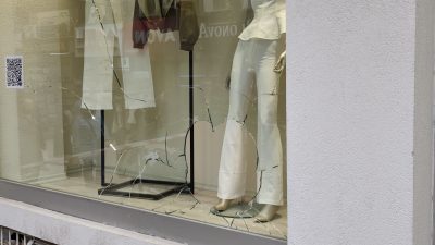 İzmit Fethiye Caddesi’nde sabaha karşı yaşanan olayda, bir kişinin eline