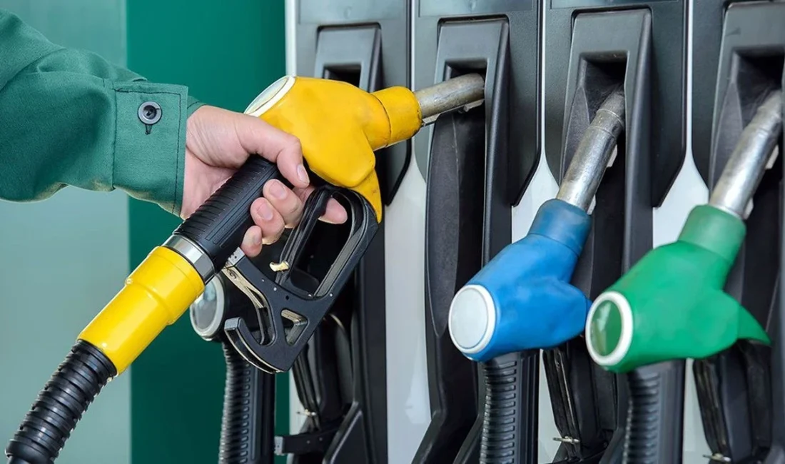 Petrol fiyatlarındaki hareketlilik akaryakıt fiyatlarına yansımayı sürdürüyor. Benzine zam yapılırken