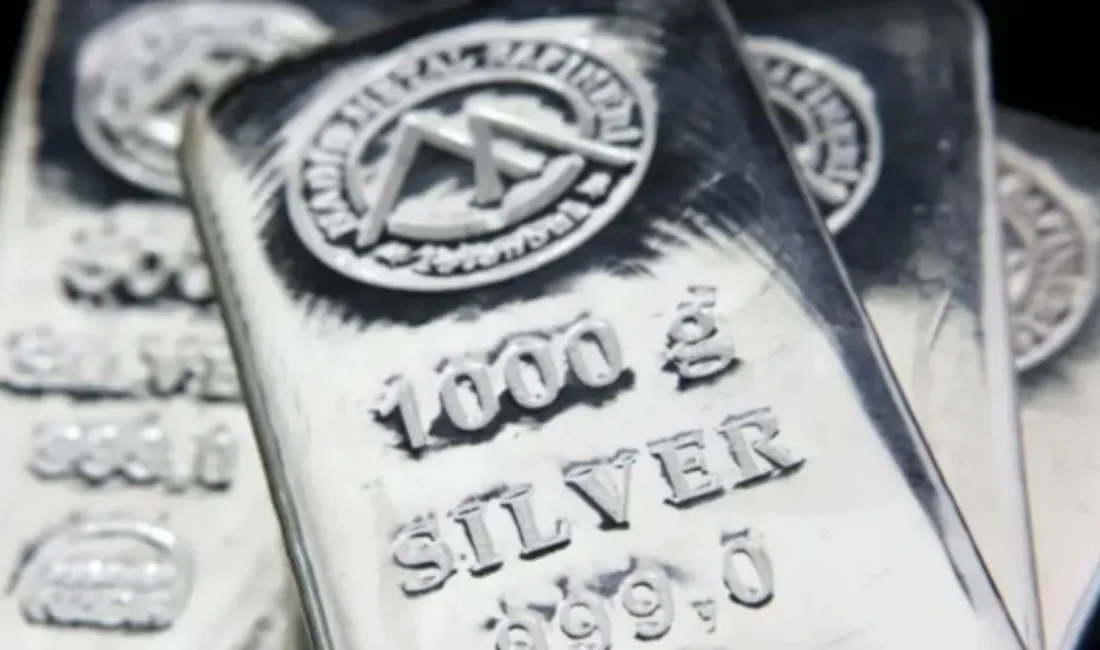 UBS, gümüşe ilişkin 2026 beklentilerini aşağı yönlü revize etti. Talepte
